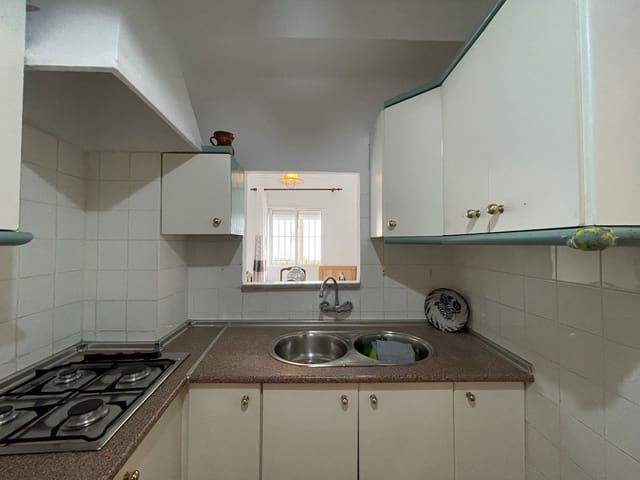 4 slaapkamer Huis te koop in Torrox - € 199.000 (Ref: 8941949)