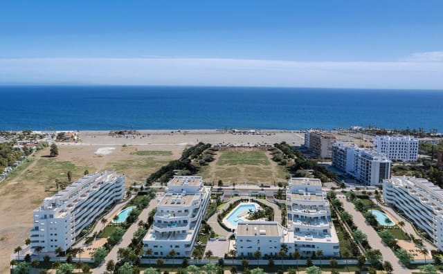 Apartamento de 2 habitaciones en Torre del Mar, Vélez-Málaga en venta con piscina garaje - 352.000 € (Ref: 8947541)