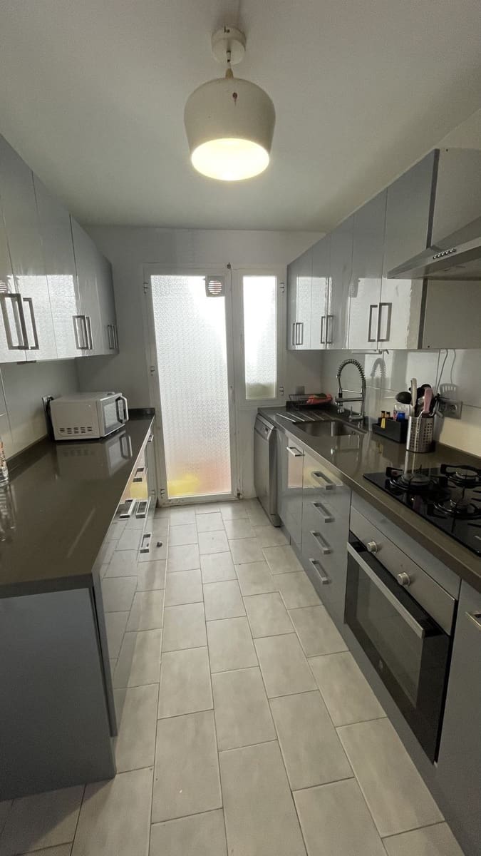 3 Zimmer Ferienapartment in Nueva Andalucia mit Pool - 1.800 € (Ref: 8997287)