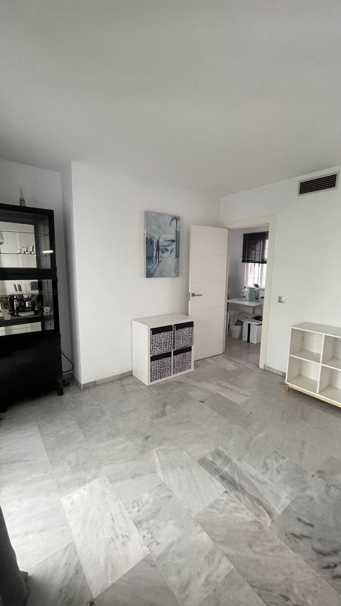 3 bedroom Apartment for holiday rental in Nueva Andalucia with pool - € 1,800 (Ref: 8997287)