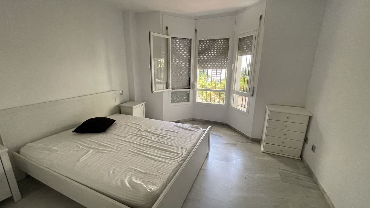 3 bedroom Apartment for holiday rental in Nueva Andalucia with pool - € 1,800 (Ref: 8997287)