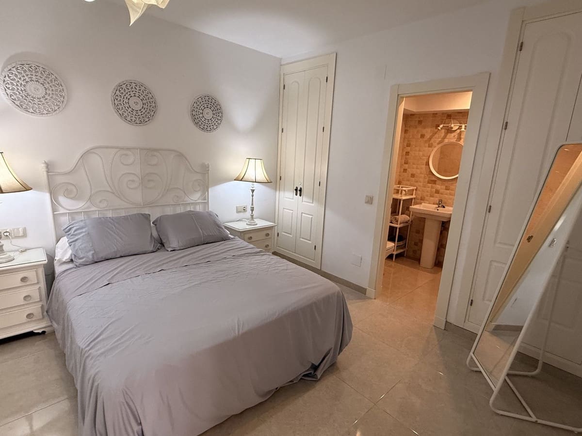 3 soveværelse Villa til salg i Nerja med swimmingpool garage - € 620.000 (Ref: 8998066)