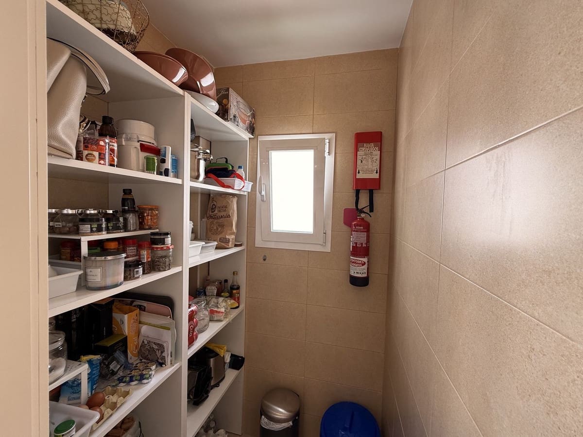 3 soveværelse Villa til salg i Nerja med swimmingpool garage - € 620.000 (Ref: 8998066)