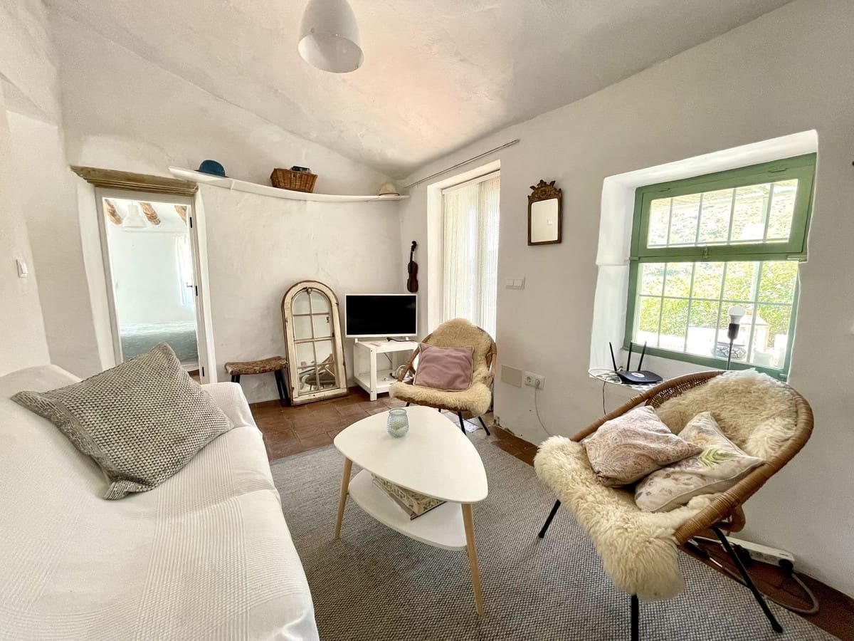 2 soveværelse Villa til salg i Competa med swimmingpool garage - € 415.000 (Ref: 9016401)