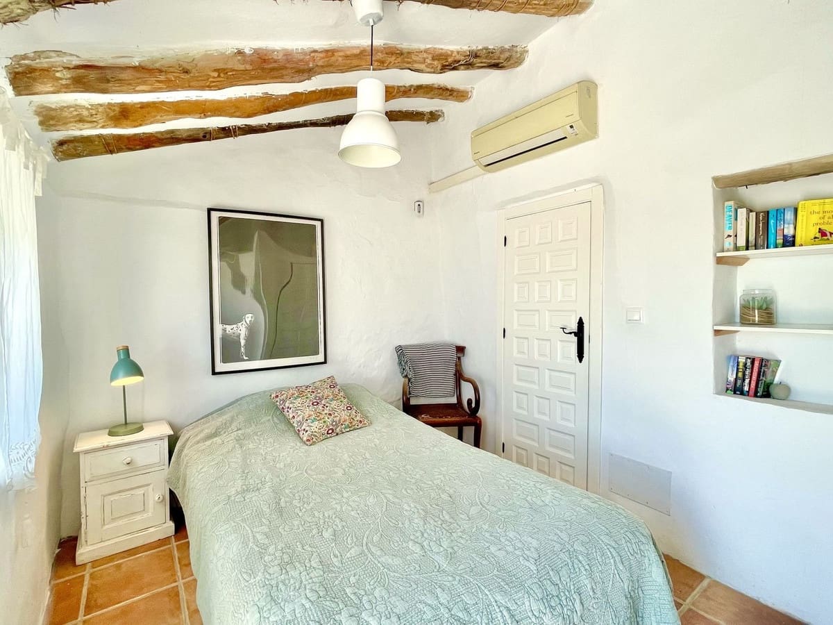 2 soveværelse Villa til salg i Competa med swimmingpool garage - € 415.000 (Ref: 9016401)