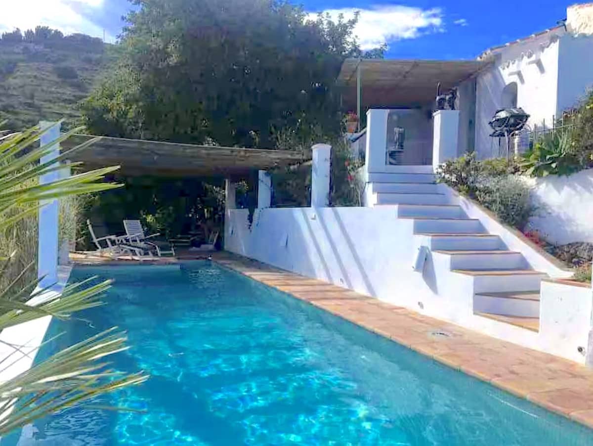 2 soveværelse Villa til salg i Competa med swimmingpool garage - € 415.000 (Ref: 9016401)