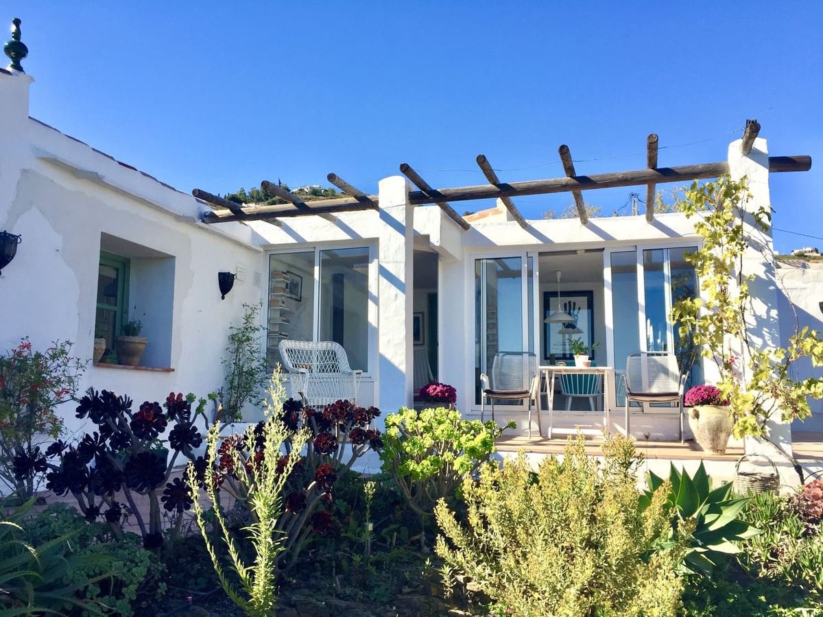 2 soveværelse Villa til salg i Competa med swimmingpool garage - € 415.000 (Ref: 9016401)