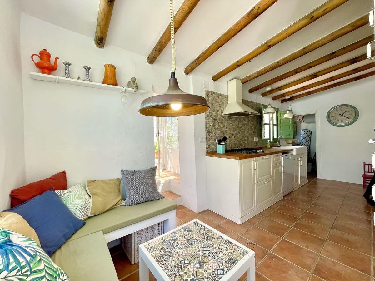 2 soveværelse Villa til salg i Competa med swimmingpool garage - € 415.000 (Ref: 9016401)