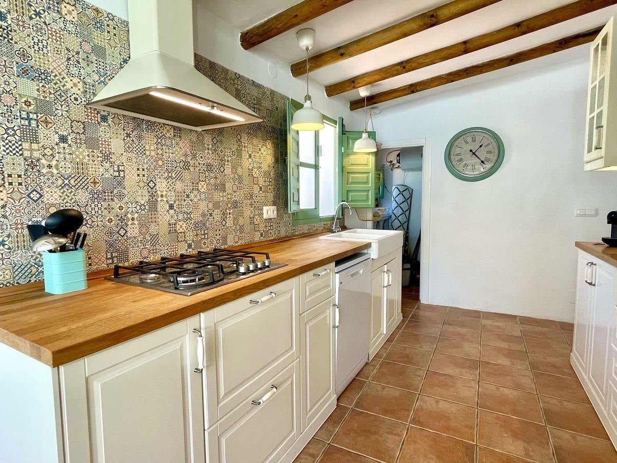 2 soveværelse Villa til salg i Competa med swimmingpool garage - € 415.000 (Ref: 9016401)