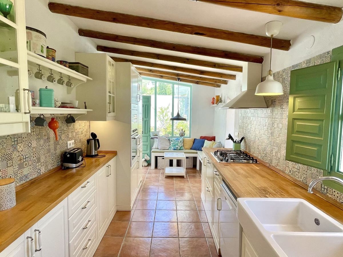 2 soveværelse Villa til salg i Competa med swimmingpool garage - € 415.000 (Ref: 9016401)