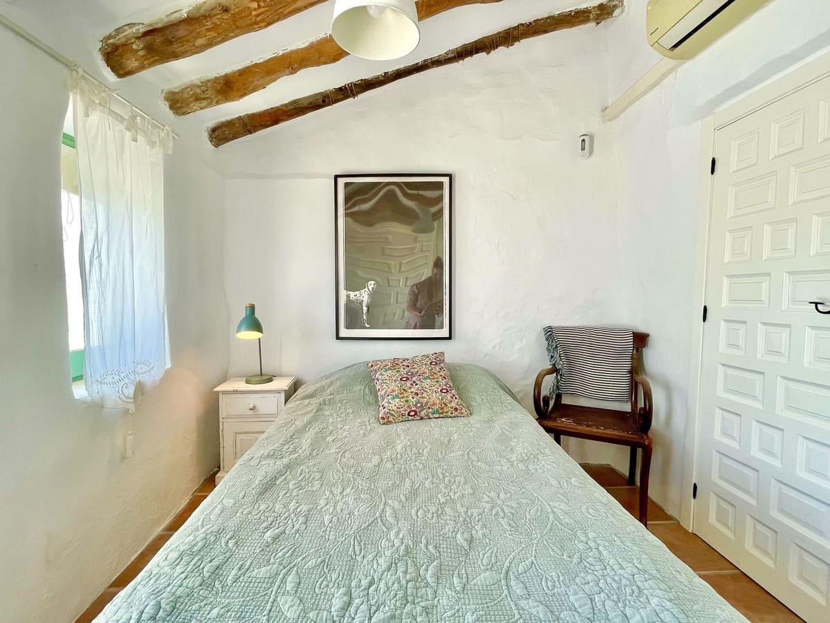 2 soveværelse Villa til salg i Competa med swimmingpool garage - € 415.000 (Ref: 9016401)