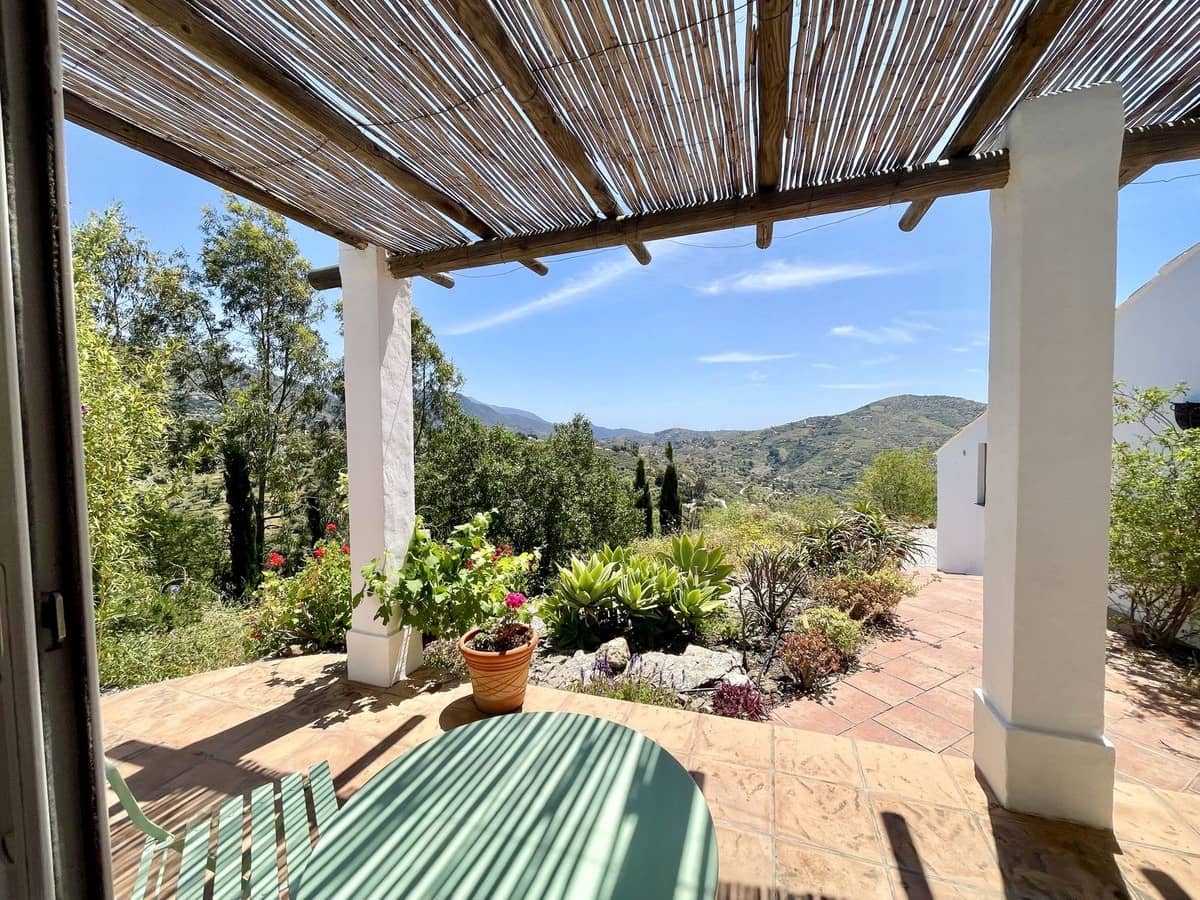 2 soveværelse Villa til salg i Competa med swimmingpool garage - € 415.000 (Ref: 9016401)