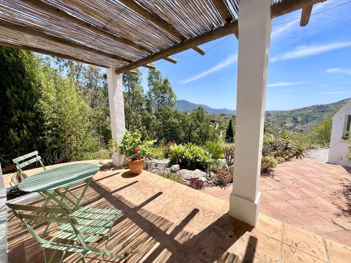 2 soveværelse Villa til salg i Competa med swimmingpool garage - € 415.000 (Ref: 9016401)