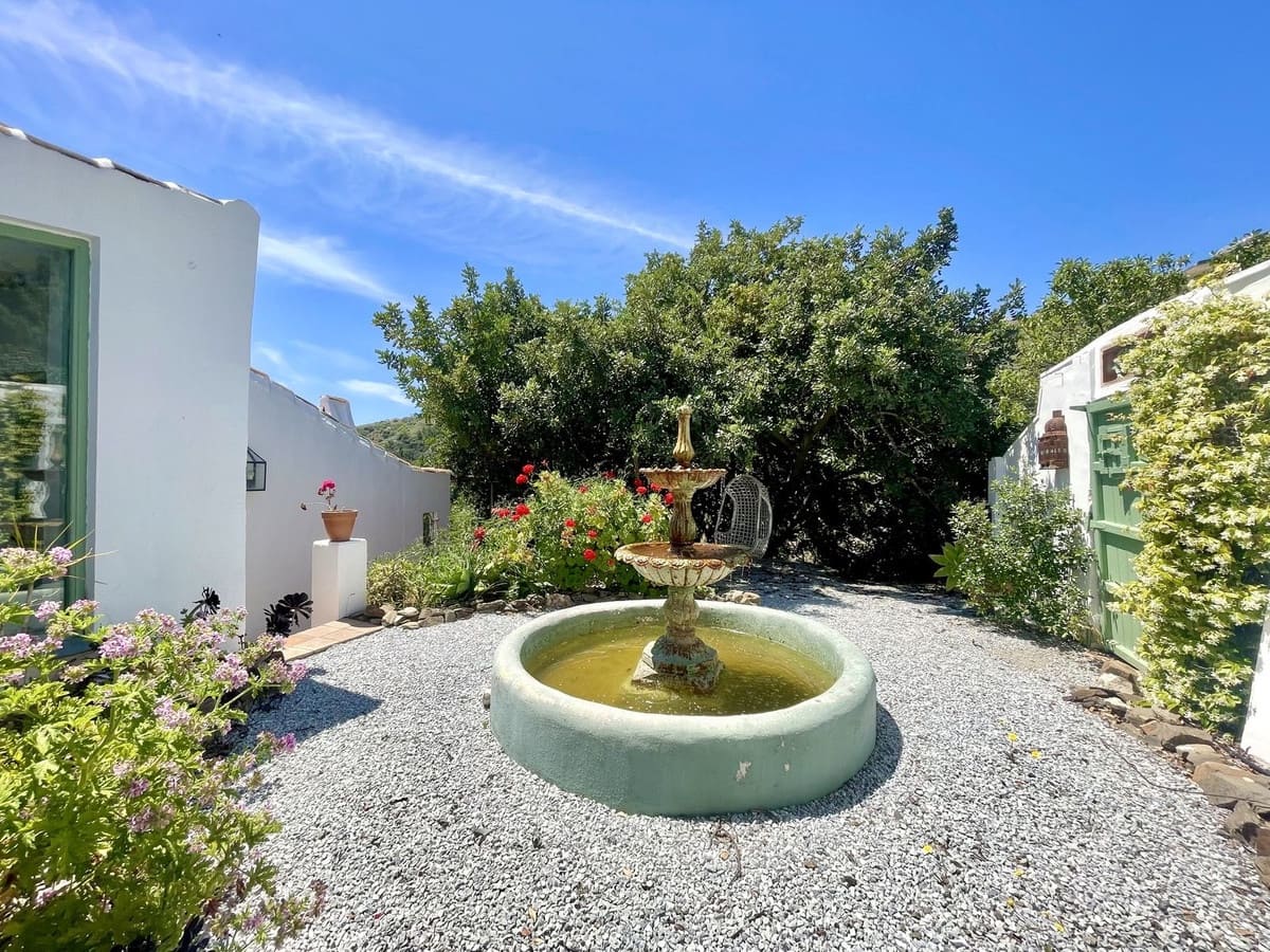 2 soveværelse Villa til salg i Competa med swimmingpool garage - € 415.000 (Ref: 9016401)