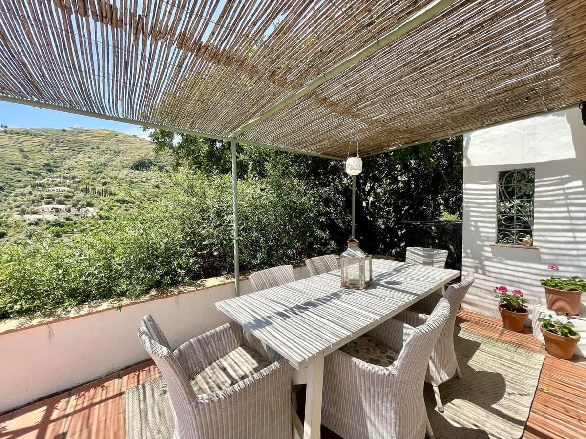 2 soveværelse Villa til salg i Competa med swimmingpool garage - € 415.000 (Ref: 9016401)