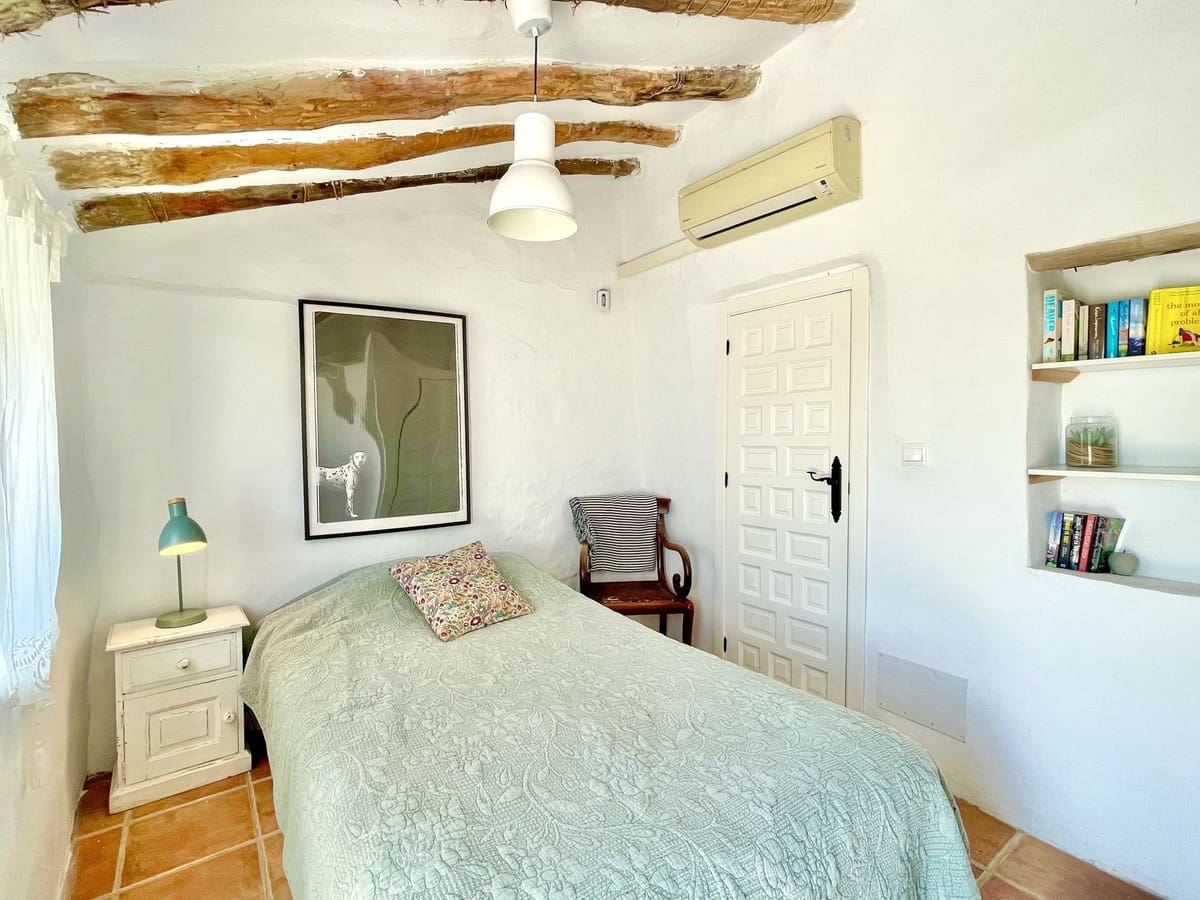 2 bedroom Villa for sale in Competa with pool garage - € 415,000 (Ref: 9016401)