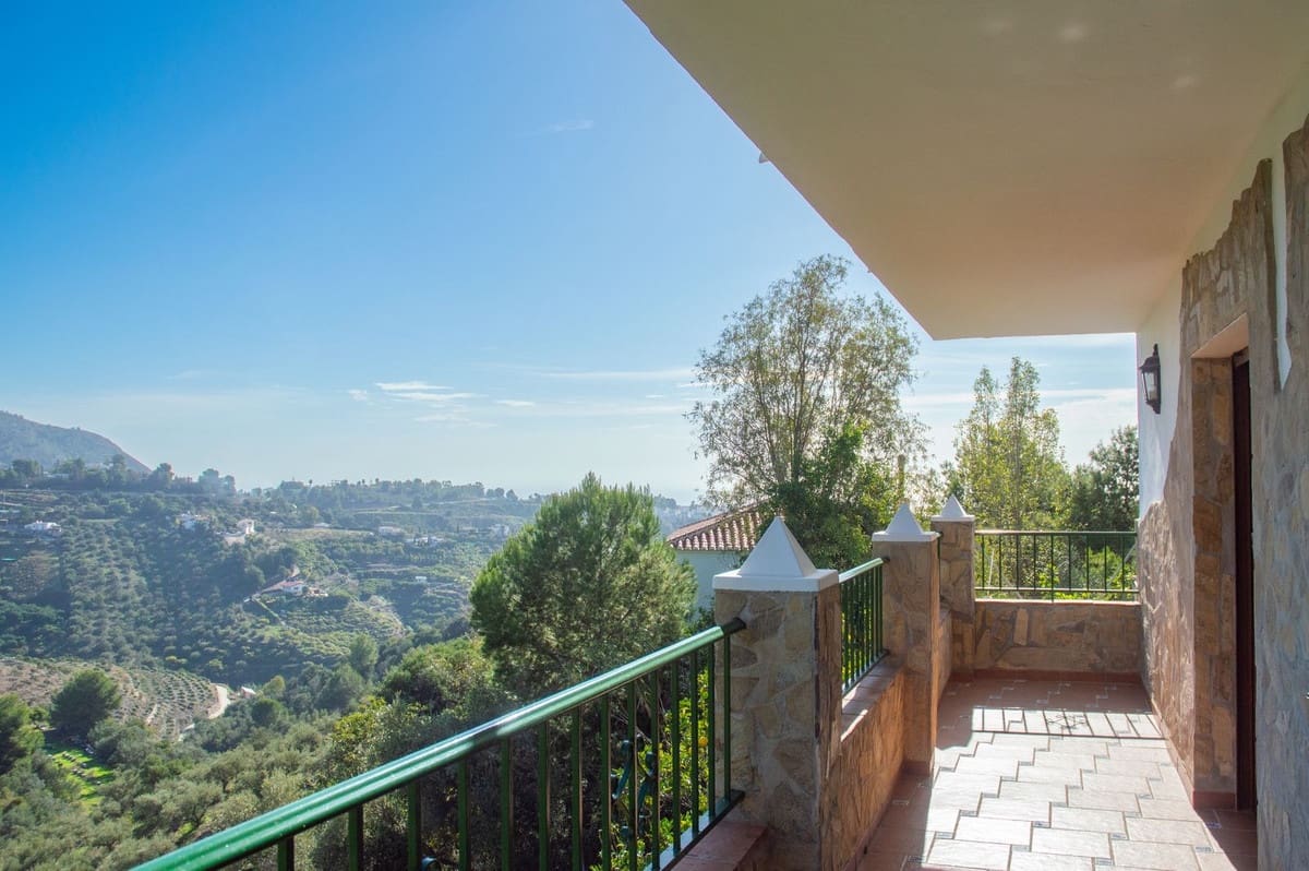 4 soverom Villa til salgs i Frigiliana med svømmebasseng garasje - € 960 000 (Ref: 9022532)