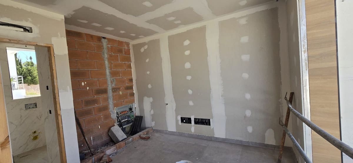 4 slaapkamer Halfvrijstaande villa te koop in Nerja met zwembad garage - € 695.000 (Ref: 9035723)