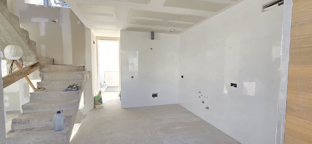 4 slaapkamer Halfvrijstaande villa te koop in Nerja met zwembad garage - € 695.000 (Ref: 9035723)