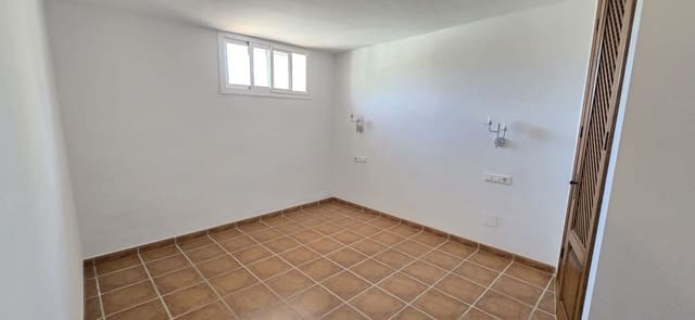 4 sypialnia Willa na sprzedaż w Nerja z basenem garażem - 630 000 € (Ref: 9051811)