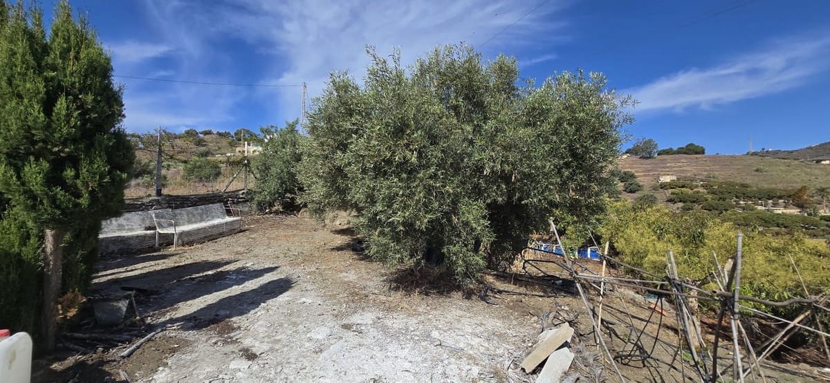 4 soveværelse Villa til salg i Nerja med swimmingpool garage - € 600.000 (Ref: 9051811)