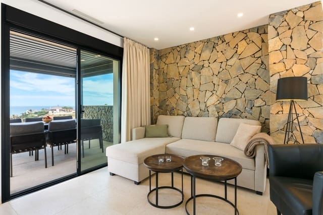 Casa de 3 habitaciones en Torrox-Costa, Torrox en venta con piscina garaje - 695.000 € (Ref: 9051812)