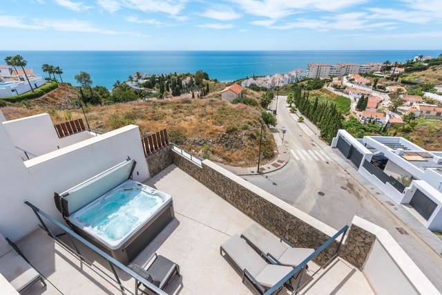 3 chambre Maison de Ville à vendre à Torrox-Costa, Torrox avec piscine garage - 695 000 € (Ref: 9051812)