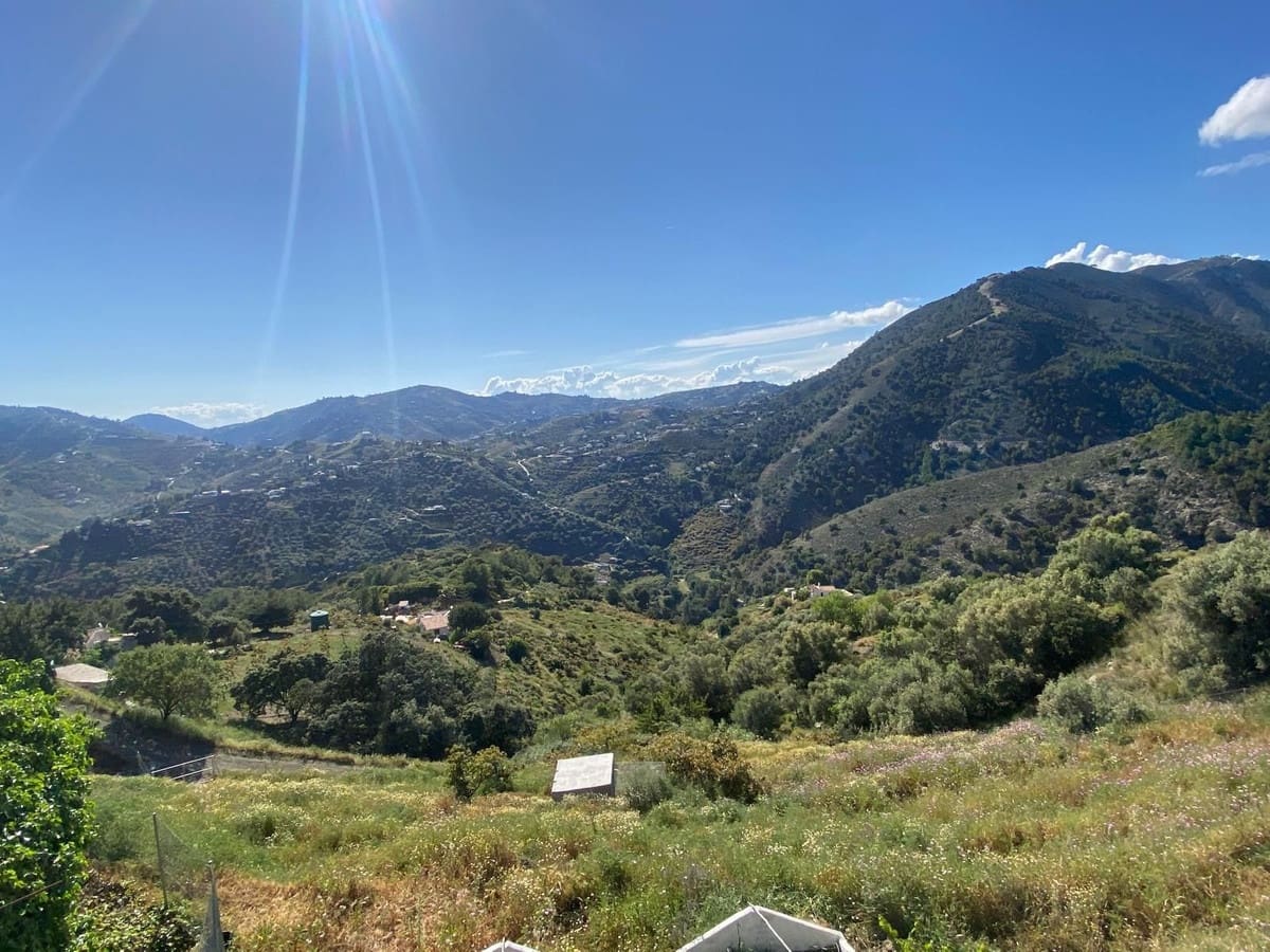 Chalet de 2 habitaciones en Frigiliana en venta con piscina garaje - 339.000 € (Ref: 9057112)