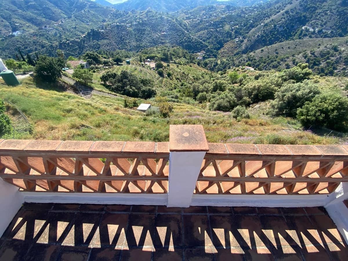 Chalet de 2 habitaciones en Frigiliana en venta con piscina garaje - 339.000 € (Ref: 9057112)
