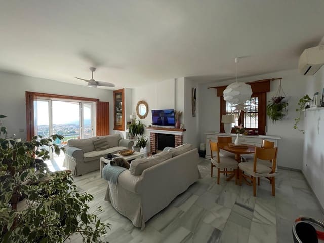 2 sypialnia Willa na sprzedaż w Nerja z basenem garażem - 650 000 € (Ref: 9087239)