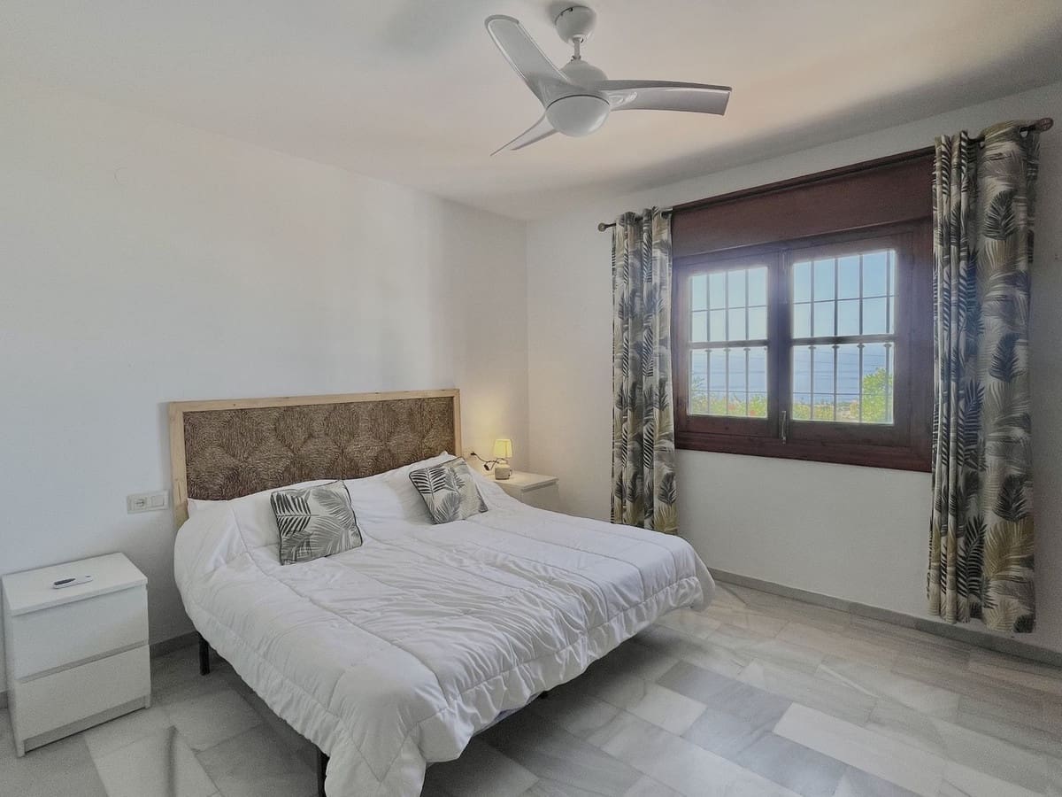 2 slaapkamer Villa te koop in Nerja met zwembad garage - € 650.000 (Ref: 9087239)