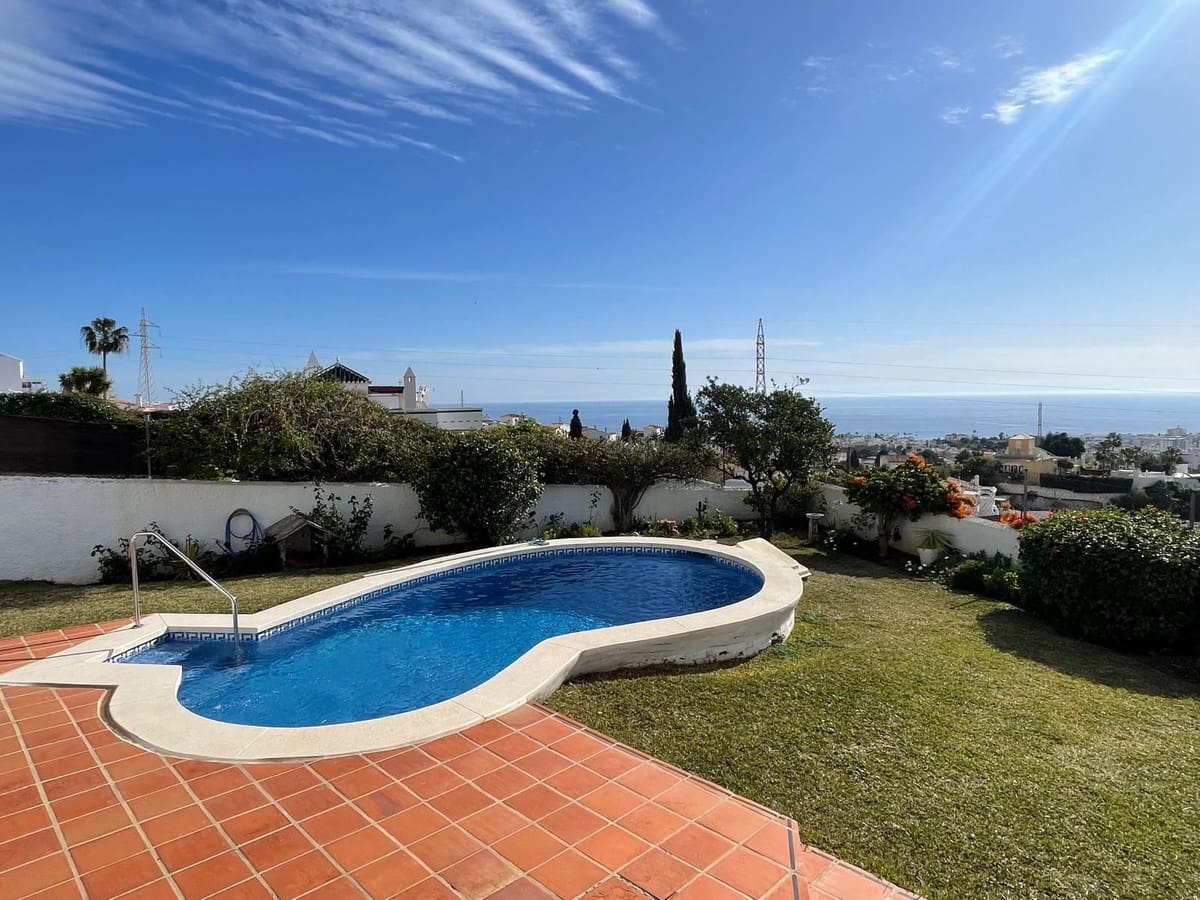 2 quarto Moradia para venda em Nerja com piscina garagem - 650 000 € (Ref: 9087239)