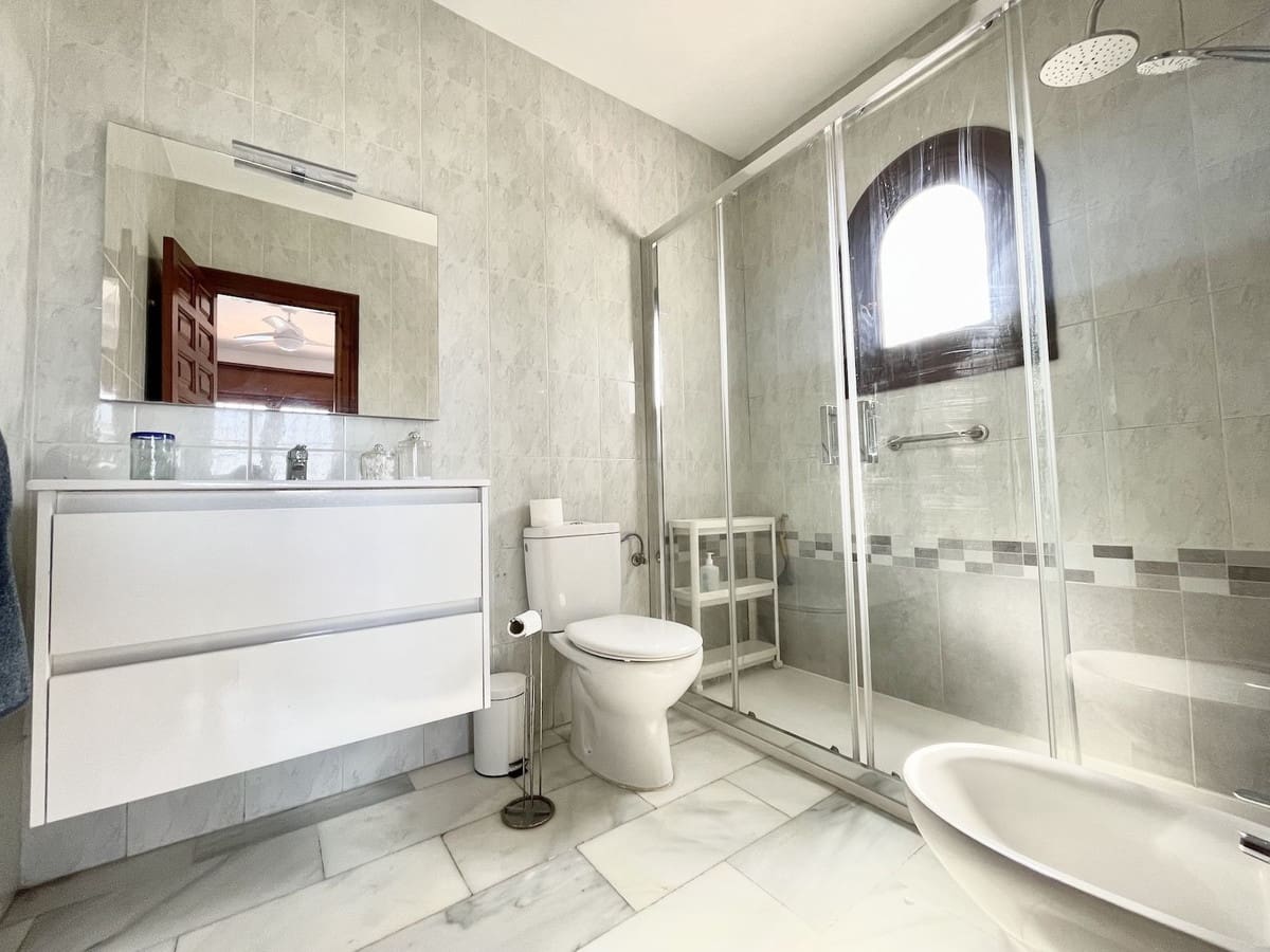 2 quarto Moradia para venda em Nerja com piscina garagem - 650 000 € (Ref: 9087239)