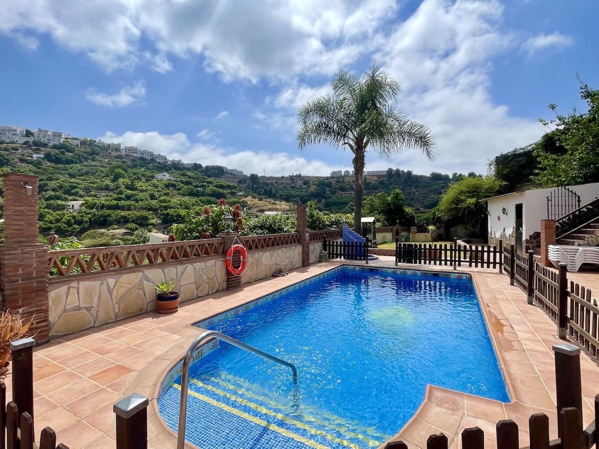 3 soveværelse Villa til salg i Frigiliana med swimmingpool garage - € 480.000 (Ref: 9103947)