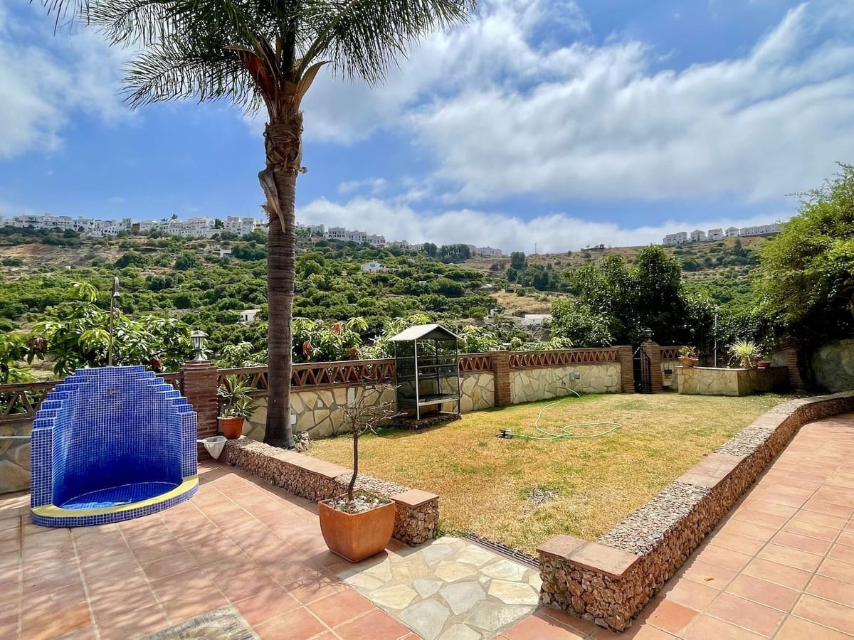 3 soveværelse Villa til salg i Frigiliana med swimmingpool garage - € 480.000 (Ref: 9103947)