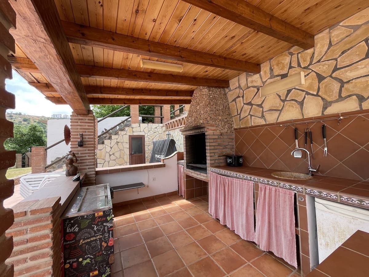 3 soveværelse Villa til salg i Frigiliana med swimmingpool garage - € 480.000 (Ref: 9103947)