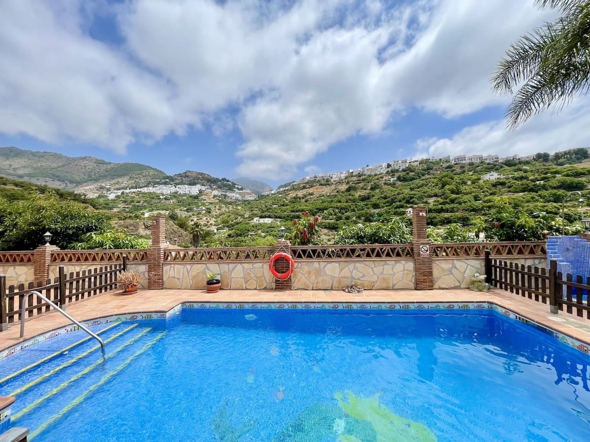 3 soveværelse Villa til salg i Frigiliana med swimmingpool garage - € 480.000 (Ref: 9103947)