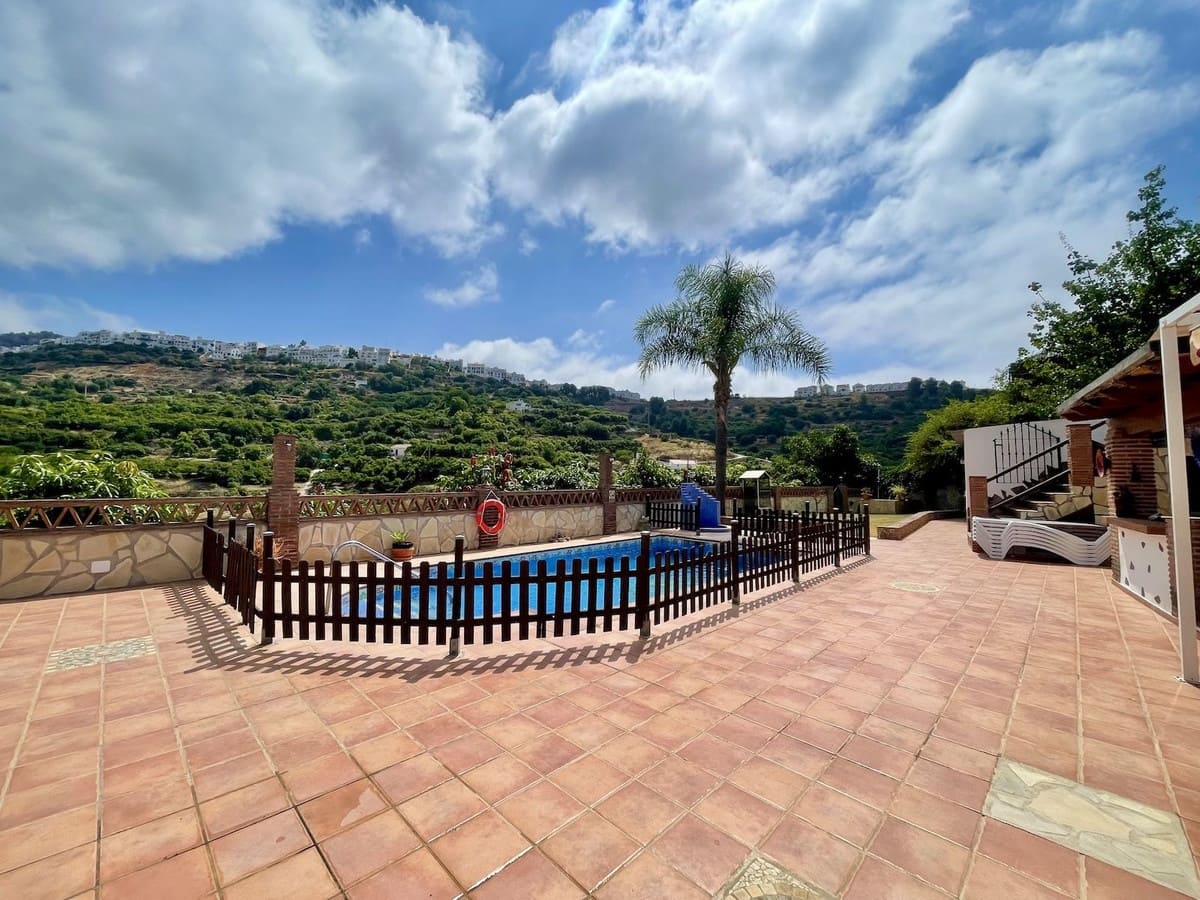 3 soveværelse Villa til salg i Frigiliana med swimmingpool garage - € 480.000 (Ref: 9103947)