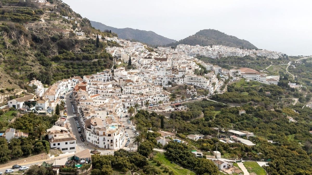 3 soveværelse Villa til salg i Frigiliana med swimmingpool garage - € 480.000 (Ref: 9103947)