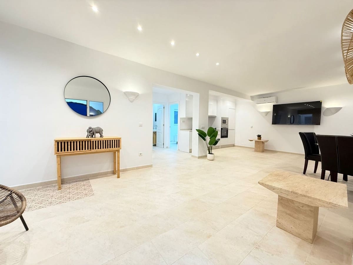 4 sypialnia Willa na sprzedaż w Torrox-Costa z basenem garażem - 475 000 € (Ref: 9133177)