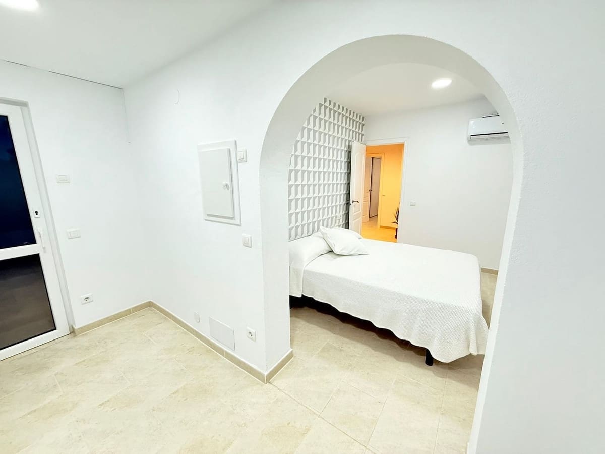 4 sypialnia Willa na sprzedaż w Torrox-Costa z basenem garażem - 475 000 € (Ref: 9133177)