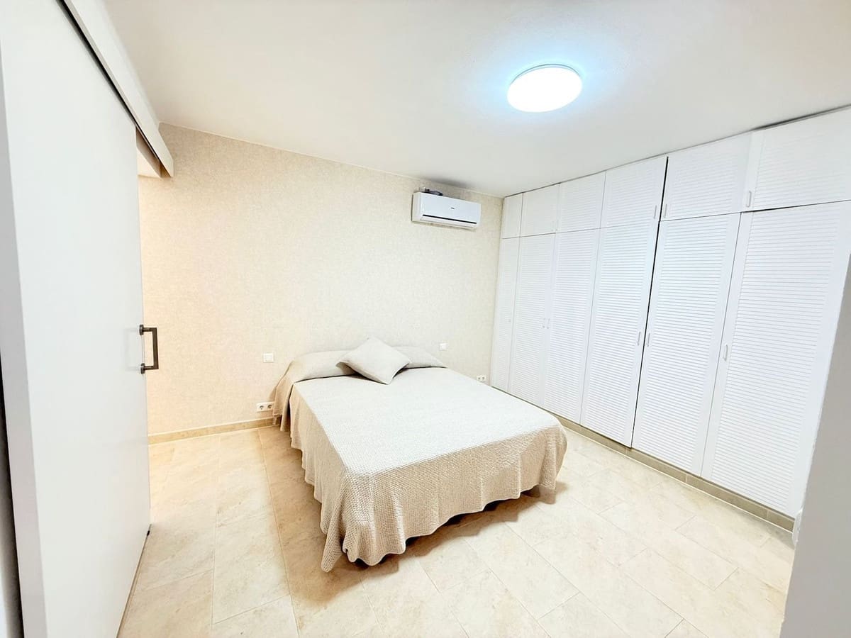 4 sypialnia Willa na sprzedaż w Torrox-Costa z basenem garażem - 475 000 € (Ref: 9133177)