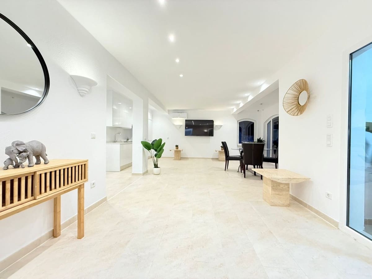 4 sypialnia Willa na sprzedaż w Torrox-Costa z basenem garażem - 475 000 € (Ref: 9133177)