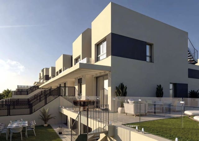 3 sypialnia Dom na sprzedaż w Nerja z basenem garażem - 870 000 € (Ref: 9148432)