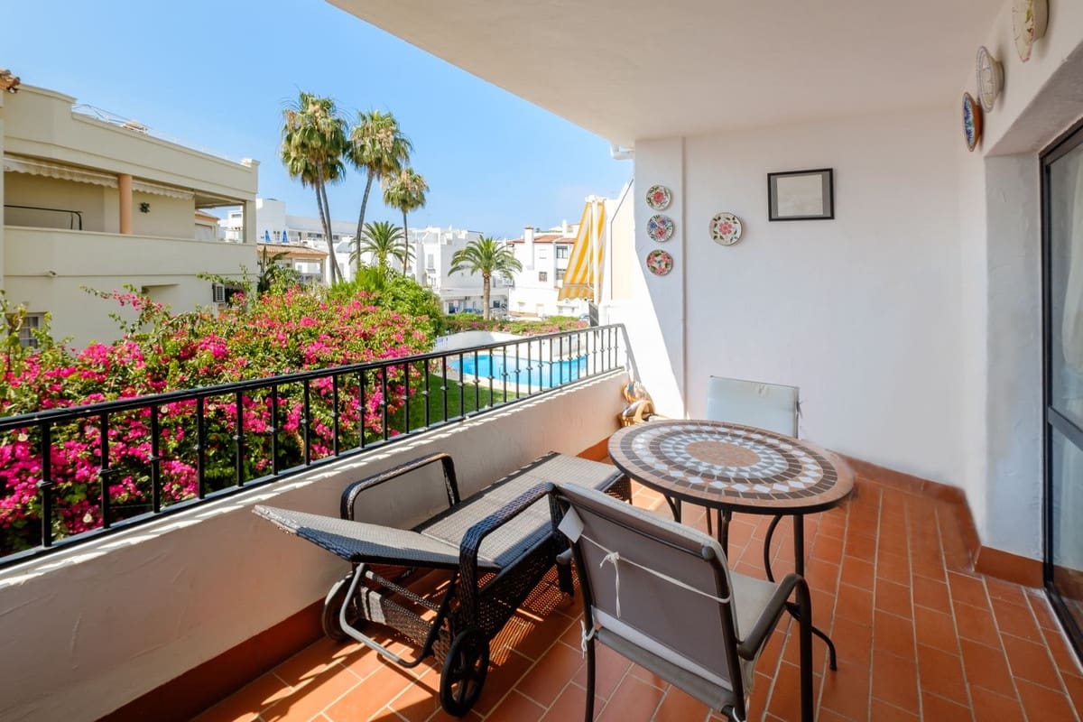 2 soveværelse Lejlighed til salg i Nerja med swimmingpool - € 499.000 (Ref: 9150976)