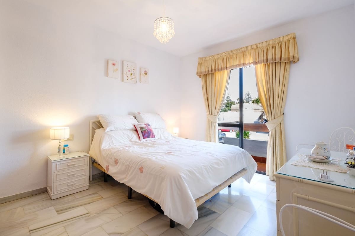 2 soveværelse Lejlighed til salg i Nerja med swimmingpool - € 499.000 (Ref: 9150976)