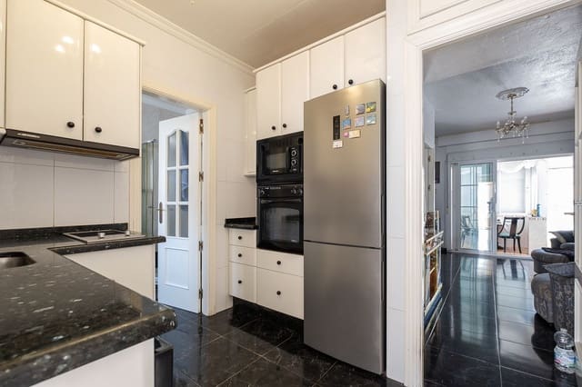 2 slaapkamer Halfvrijstaande villa te koop in Torrox-Costa, Torrox met garage - € 359.000 (Ref: 9151068)