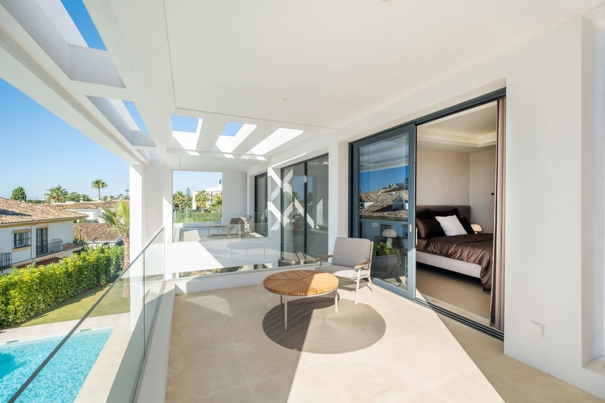 6 slaapkamer Villa te koop in El Paraiso met zwembad garage - € 2.950.000 (Ref: 9186561)