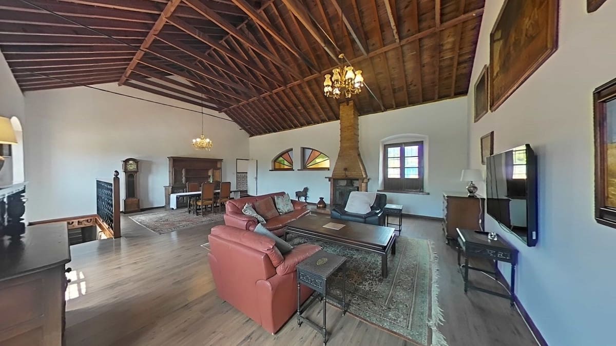 3 sypialnia Willa na sprzedaż w Nerja z basenem garażem - 995 000 € (Ref: 9191785)