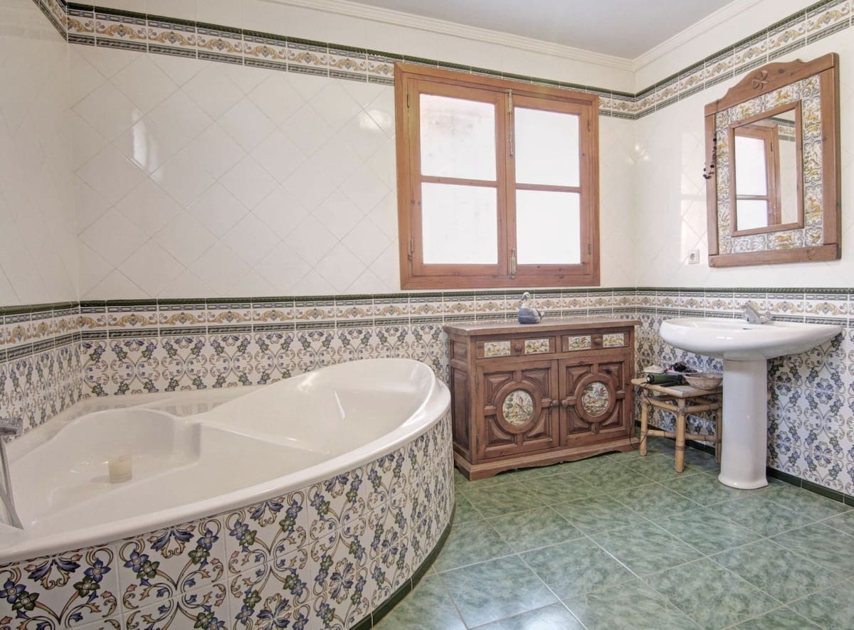 3 sypialnia Willa na sprzedaż w Nerja z basenem garażem - 995 000 € (Ref: 9191785)